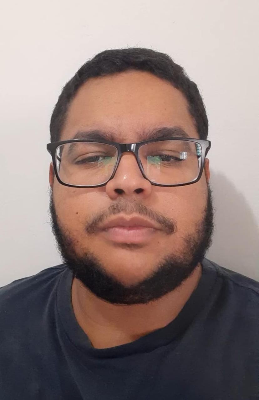 Tio Robert, motorista da van escolar